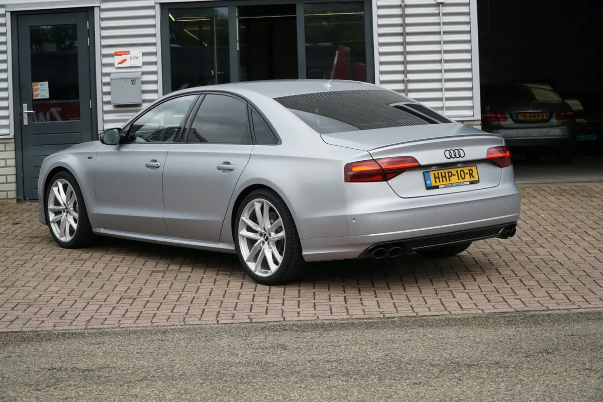 4.0 TFSI S8 plus quattro Pro Line+ 605 PK