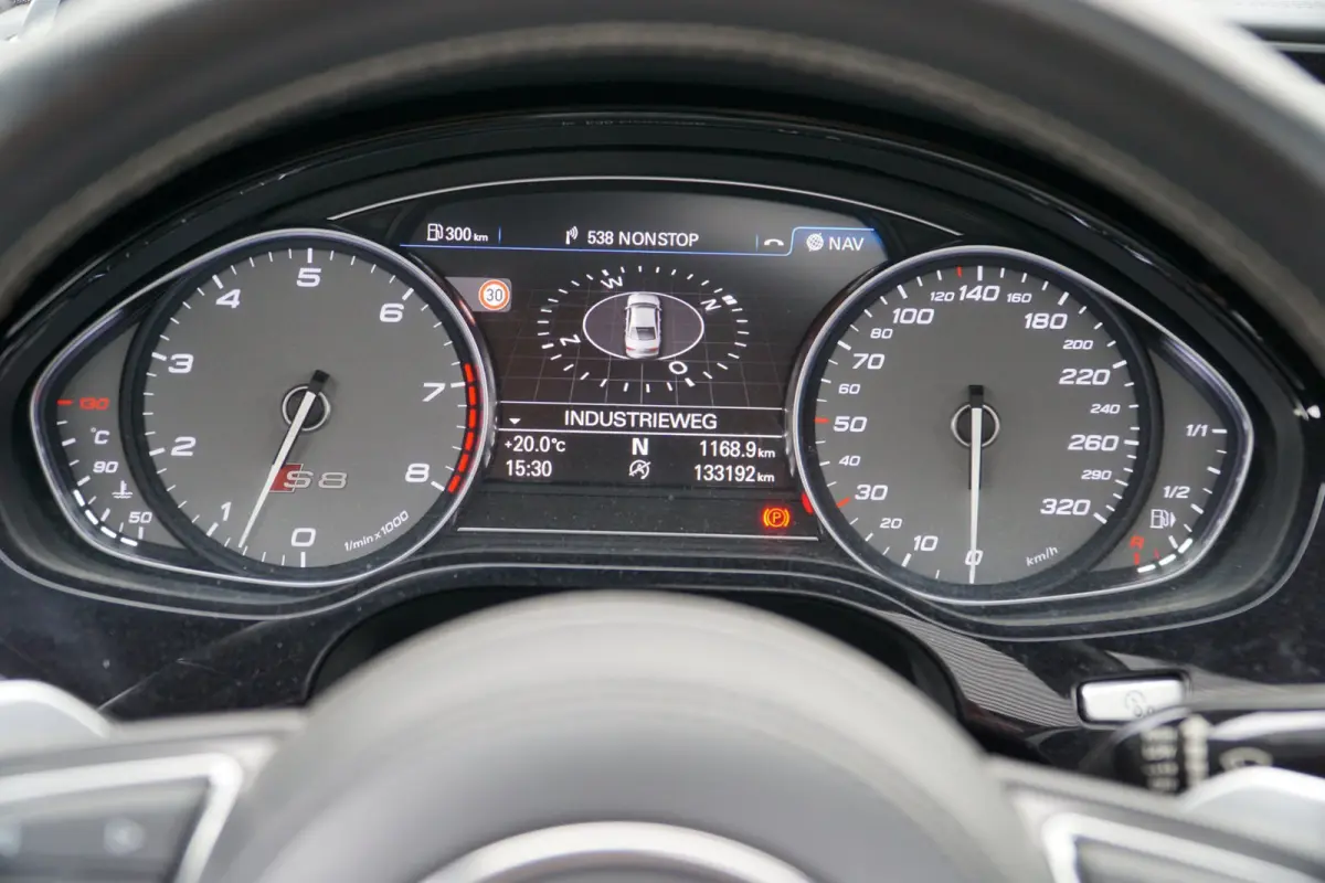 4.0 TFSI S8 plus quattro Pro Line+ 605 PK