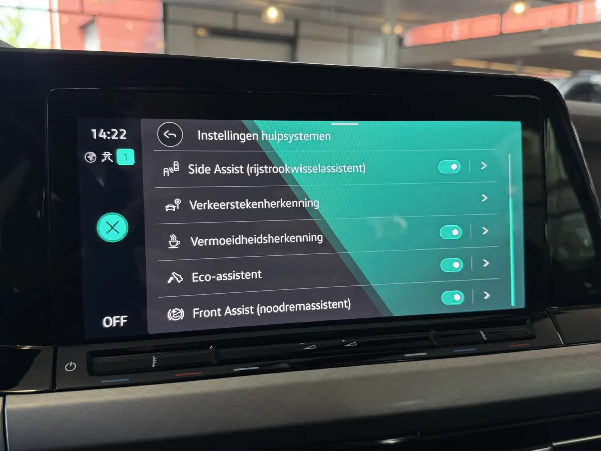 1.5 eTSI DSG LIFE BUSINESS CAMERA/ACC/CARPLAY/SFEERVERL.