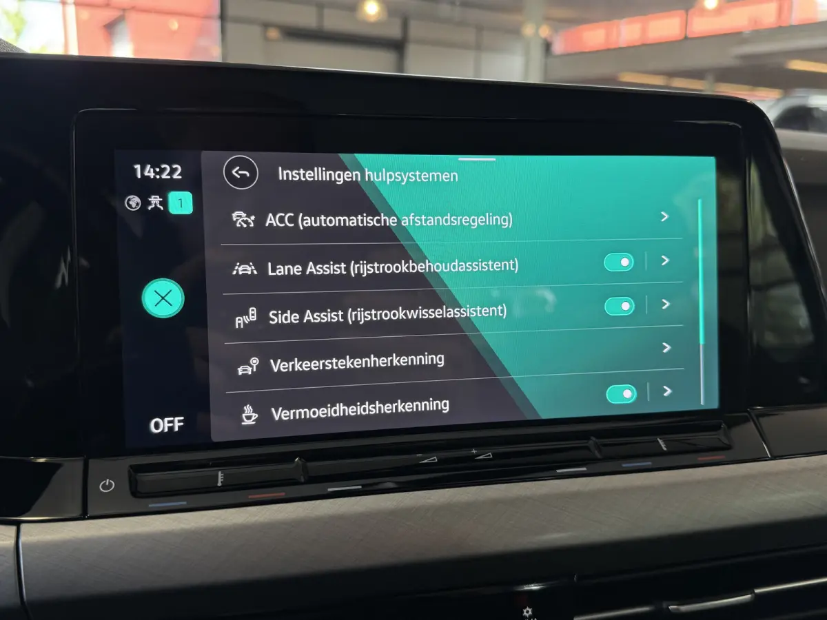1.5 eTSI DSG LIFE BUSINESS CAMERA/ACC/CARPLAY/SFEERVERL.