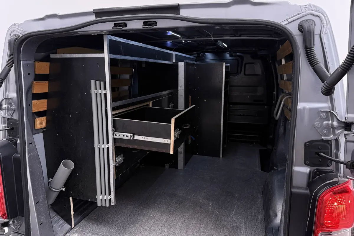 2.0 D-4D Professional | Trekhaak | L3 | Betimmering | Climate Control | Camera | AUTOMAAT |