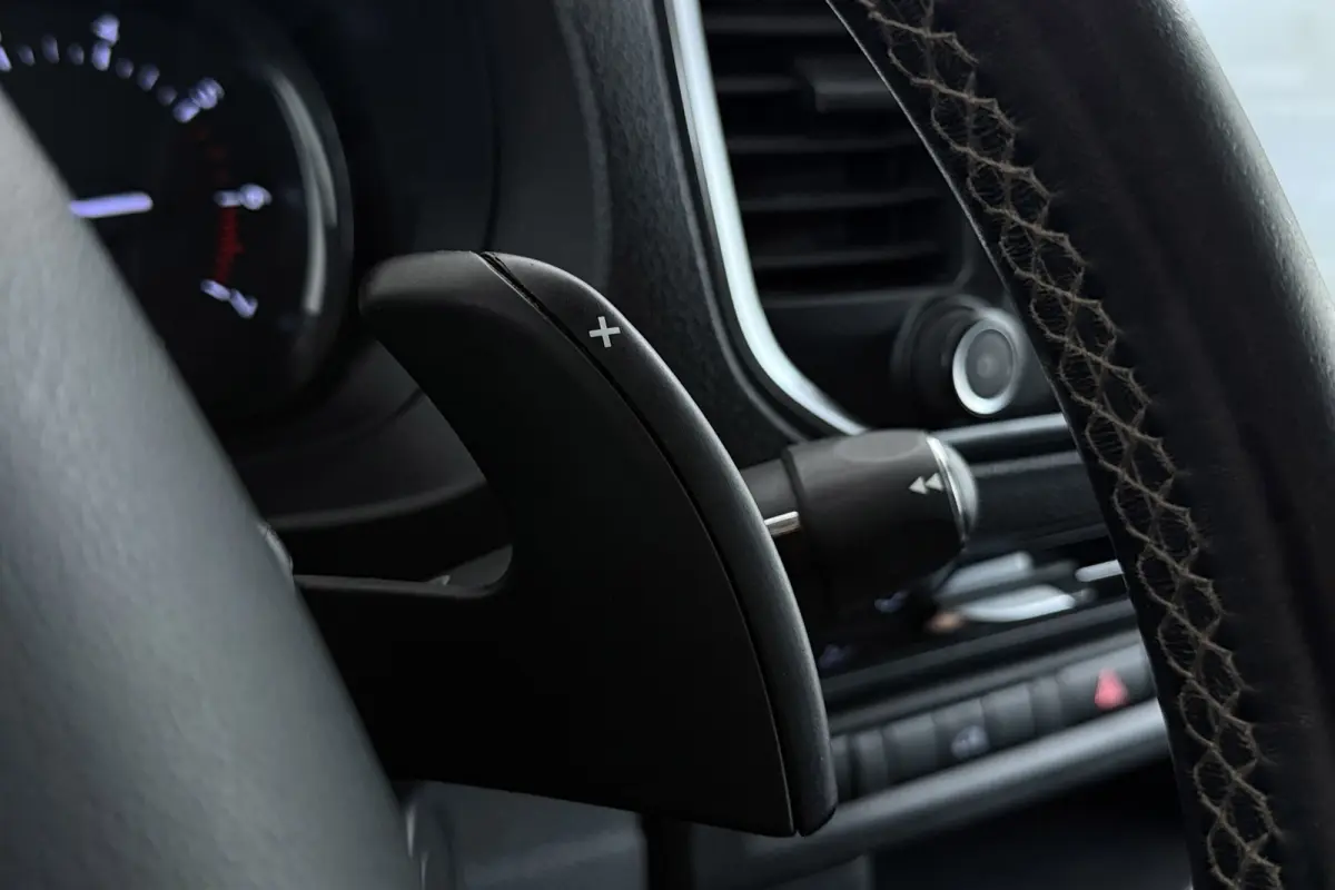 2.0 D-4D Professional | Trekhaak | L3 | Betimmering | Climate Control | Camera | AUTOMAAT |