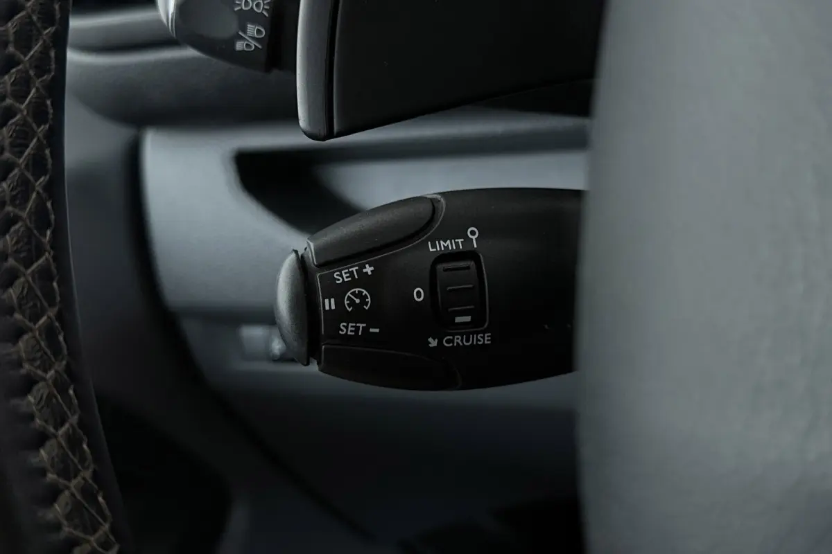 2.0 D-4D Professional | Trekhaak | L3 | Betimmering | Climate Control | Camera | AUTOMAAT |