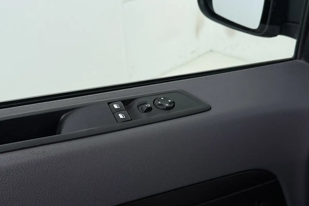 2.0 D-4D Professional | Trekhaak | L3 | Betimmering | Climate Control | Camera | AUTOMAAT |