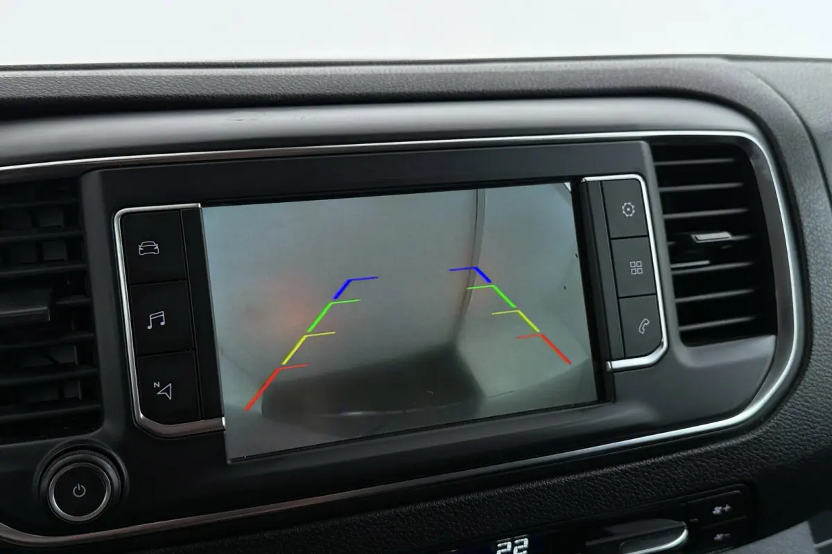 2.0 D-4D Professional | Trekhaak | L3 | Betimmering | Climate Control | Camera | AUTOMAAT |