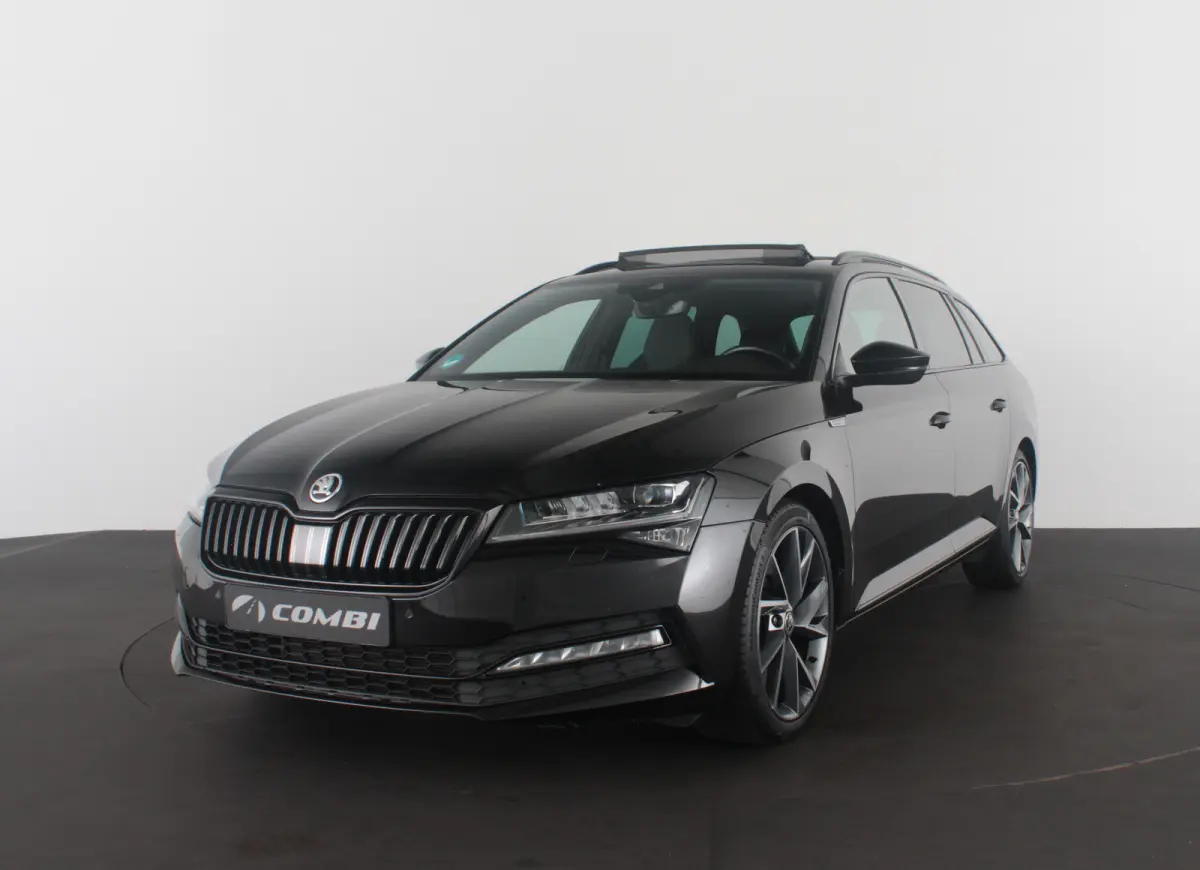 2.0 TDI SportLine > 200pk/Pano.schuif/19 Inch/Stoelverwarming/All-season...