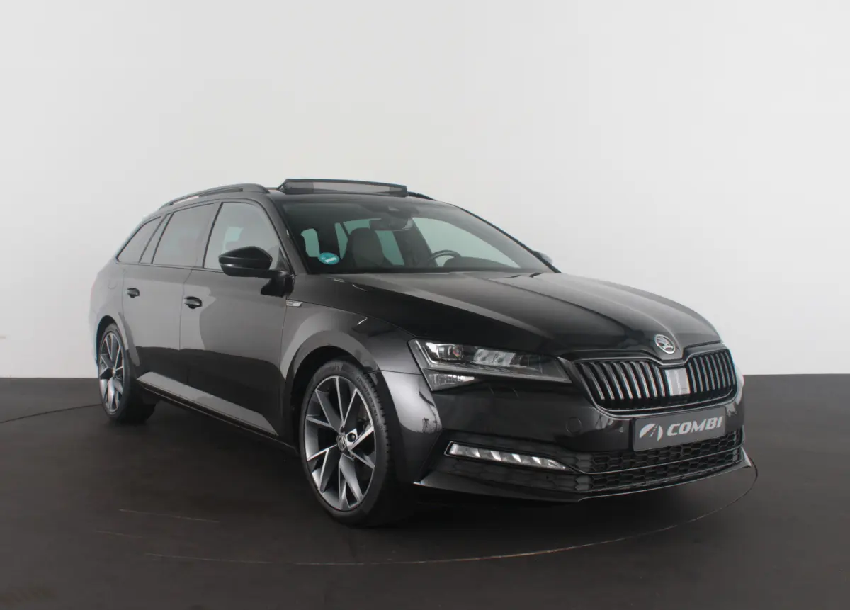 2.0 TDI SportLine > 200pk/Pano.schuif/19 Inch/Stoelverwarming/All-season...