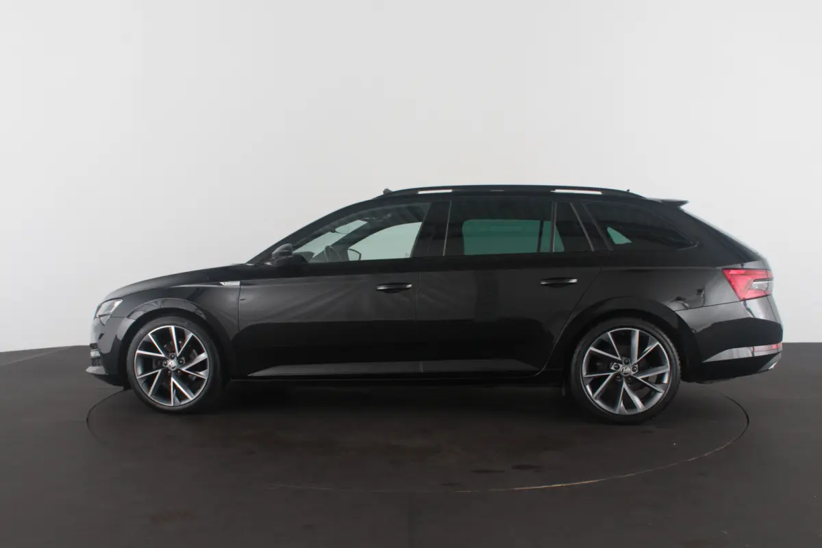 2.0 TDI SportLine > 200pk/Pano.schuif/19 Inch/Stoelverwarming/All-season...