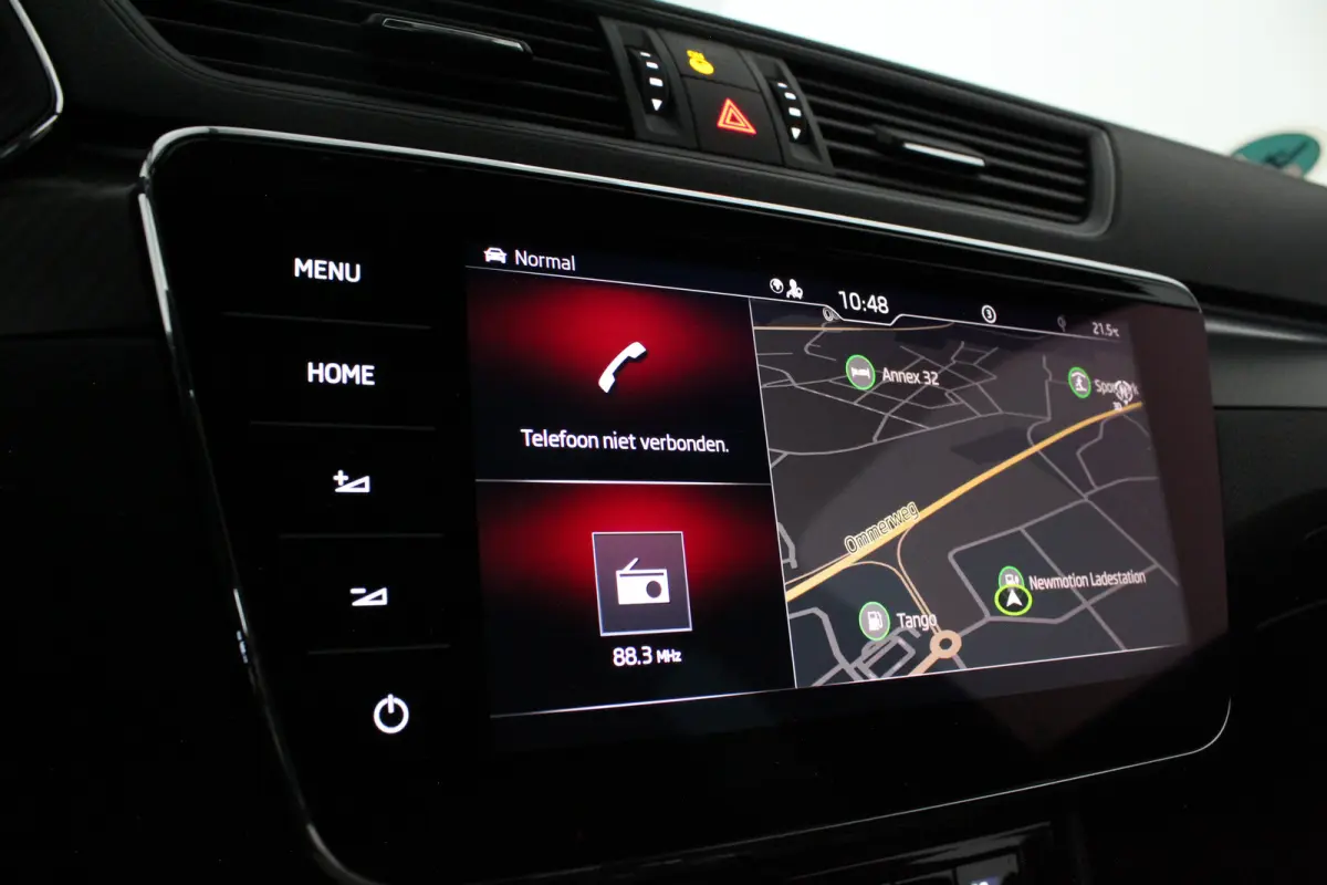 2.0 TDI SportLine > 200pk/Pano.schuif/19 Inch/Stoelverwarming/All-season...