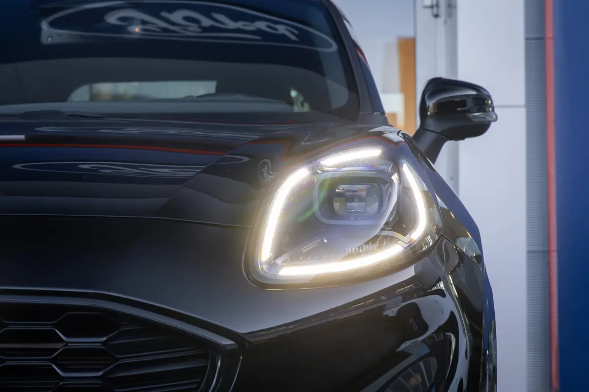 1.0 EcoBoost ST-Line | Stoel/stuur/voorruit verwarming | Camera | Apple Carplay/Android Auto | Elektrisch bedienbare achterklep | Digitaal dashboard | | Achteruitrijcamera | Apple Carplay/An