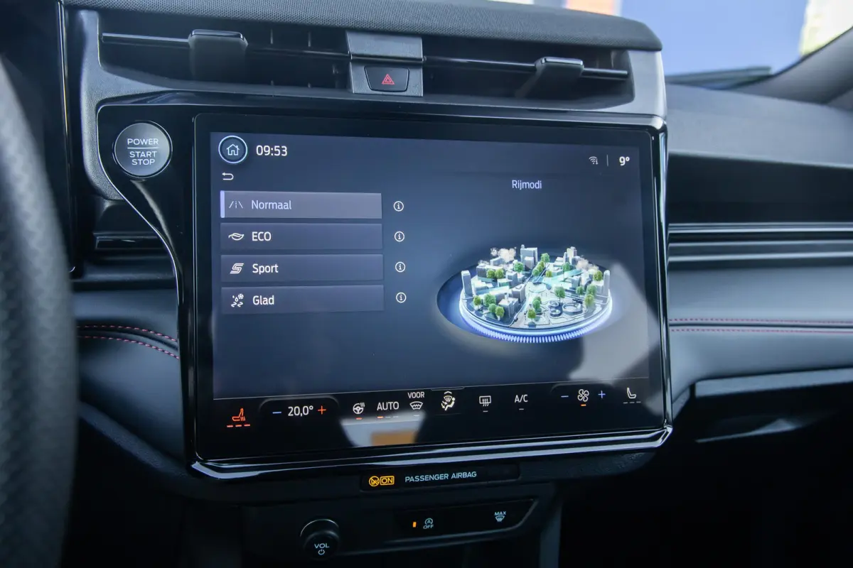 1.0 EcoBoost ST-Line | Stoel/stuur/voorruit verwarming | Camera | Apple Carplay/Android Auto | Elektrisch bedienbare achterklep | Digitaal dashboard | | Achteruitrijcamera | Apple Carplay/An