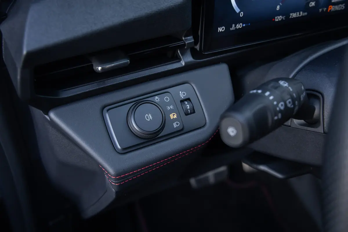 1.0 EcoBoost ST-Line | Stoel/stuur/voorruit verwarming | Camera | Apple Carplay/Android Auto | Elektrisch bedienbare achterklep | Digitaal dashboard | | Achteruitrijcamera | Apple Carplay/An