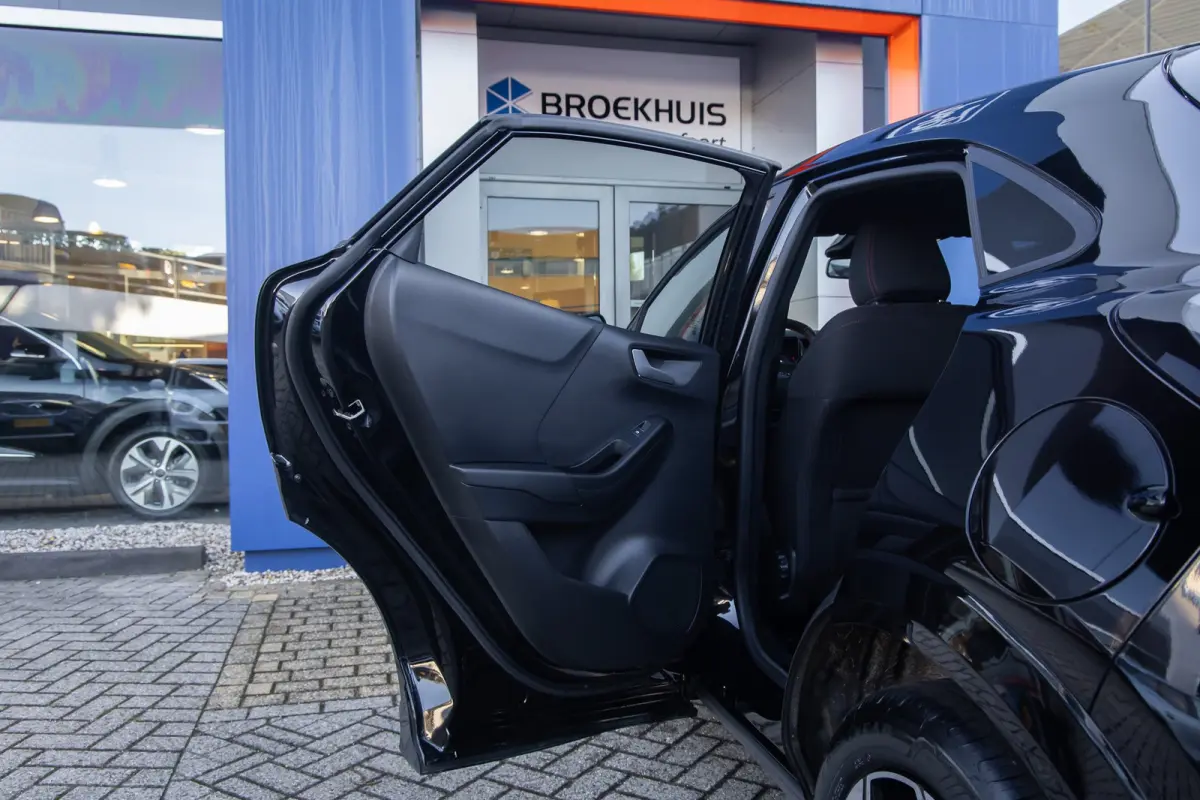 1.0 EcoBoost ST-Line | Stoel/stuur/voorruit verwarming | Camera | Apple Carplay/Android Auto | Elektrisch bedienbare achterklep | Digitaal dashboard | | Achteruitrijcamera | Apple Carplay/An