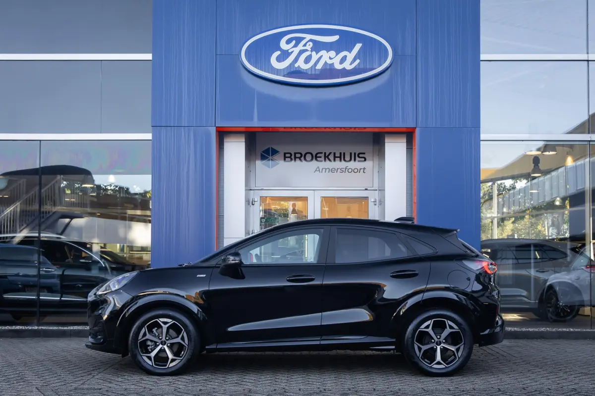 1.0 EcoBoost ST-Line | Stoel/stuur/voorruit verwarming | Camera | Apple Carplay/Android Auto | Elektrisch bedienbare achterklep | Digitaal dashboard | | Achteruitrijcamera | Apple Carplay/An