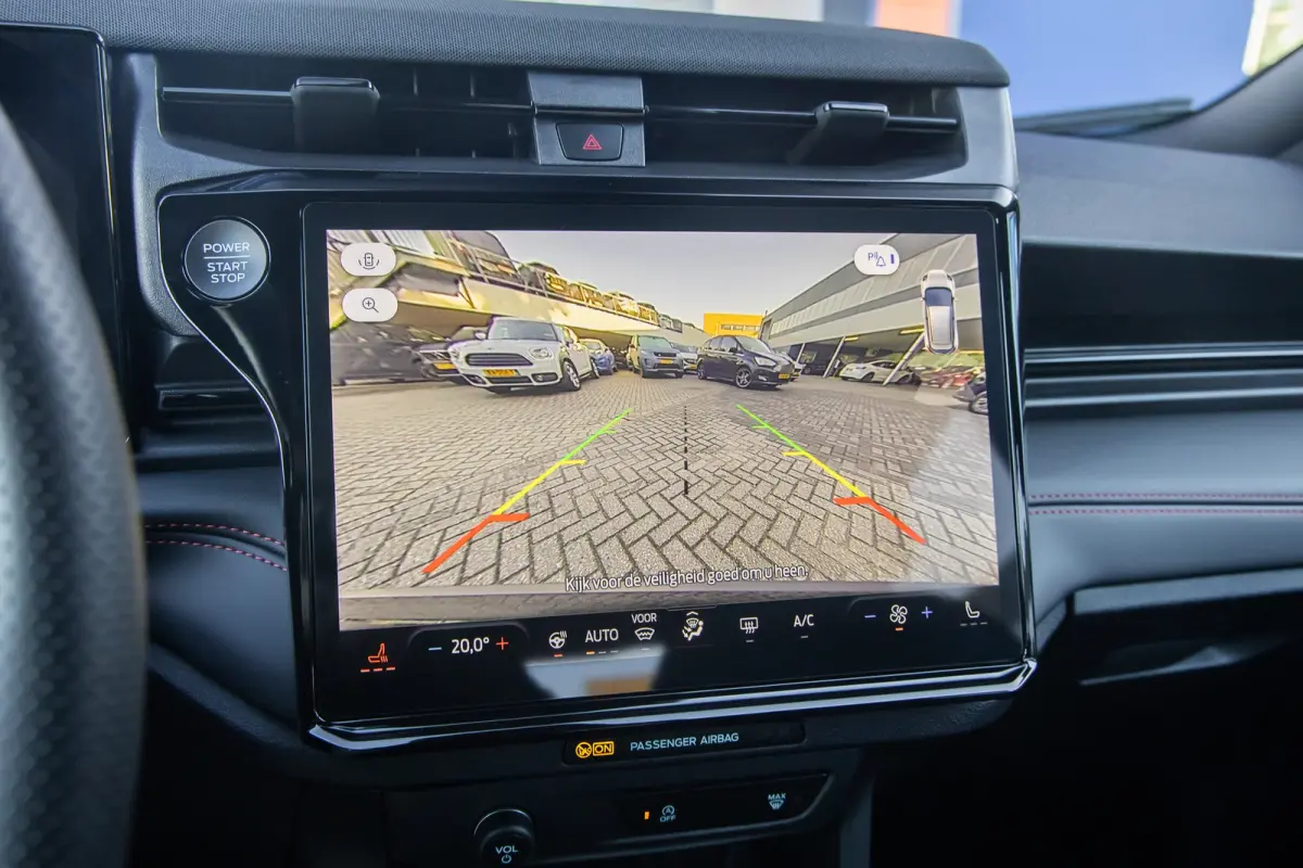 1.0 EcoBoost ST-Line | Stoel/stuur/voorruit verwarming | Camera | Apple Carplay/Android Auto | Elektrisch bedienbare achterklep | Digitaal dashboard | | Achteruitrijcamera | Apple Carplay/An