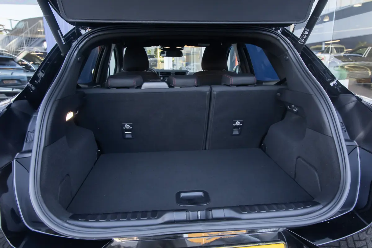 1.0 EcoBoost ST-Line | Stoel/stuur/voorruit verwarming | Camera | Apple Carplay/Android Auto | Elektrisch bedienbare achterklep | Digitaal dashboard | | Achteruitrijcamera | Apple Carplay/An