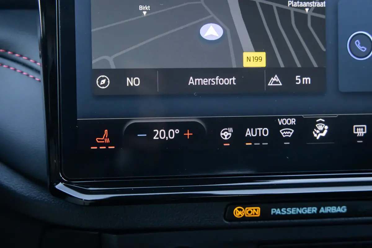1.0 EcoBoost ST-Line | Stoel/stuur/voorruit verwarming | Camera | Apple Carplay/Android Auto | Elektrisch bedienbare achterklep | Digitaal dashboard | | Achteruitrijcamera | Apple Carplay/An