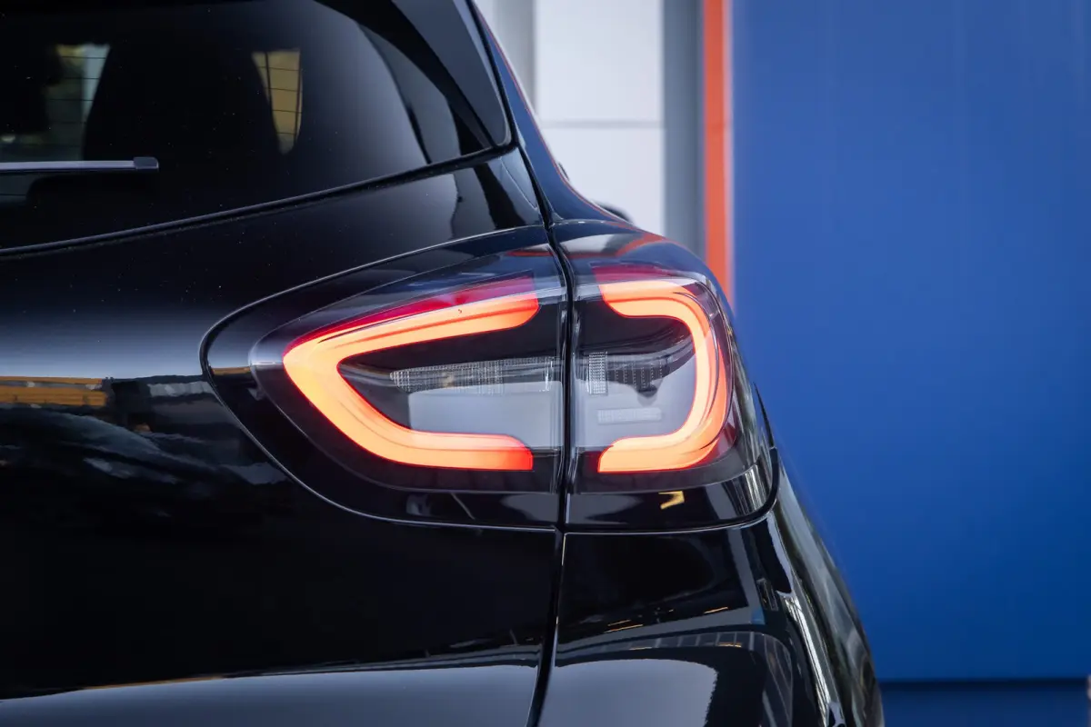 1.0 EcoBoost ST-Line | Stoel/stuur/voorruit verwarming | Camera | Apple Carplay/Android Auto | Elektrisch bedienbare achterklep | Digitaal dashboard | | Achteruitrijcamera | Apple Carplay/An