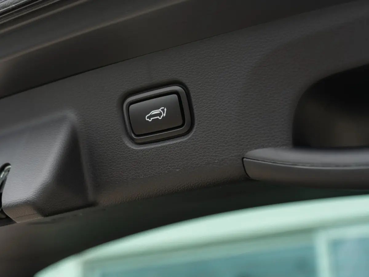 1.6 T-GDi Plug-in Hybrid DynamicPlusLine | Actieprijs* | Op Voorraad | Schuif-/Kanteldak | Stoel en Stuurverwarming | Navi. | Clima. | Adapt. Cruise. | Dodehoekassitentie