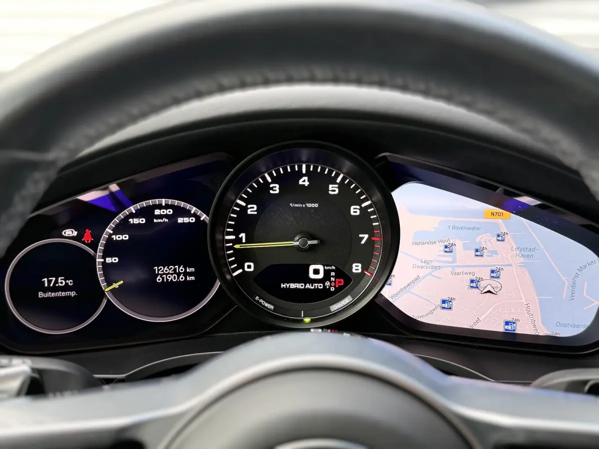 3.0 E-Hybrid Pano|Chrono|360 Camera|Bose|Leder|Navi|Trekhaak|Dealer Onderhouden|2e Eigenaar|APK tot 01-2028