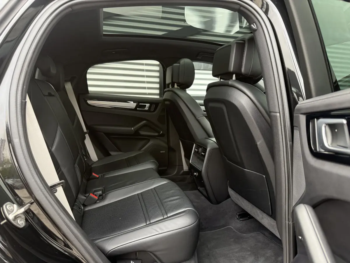 3.0 E-Hybrid Pano|Chrono|360 Camera|Bose|Leder|Navi|Trekhaak|Dealer Onderhouden|2e Eigenaar|APK tot 01-2028