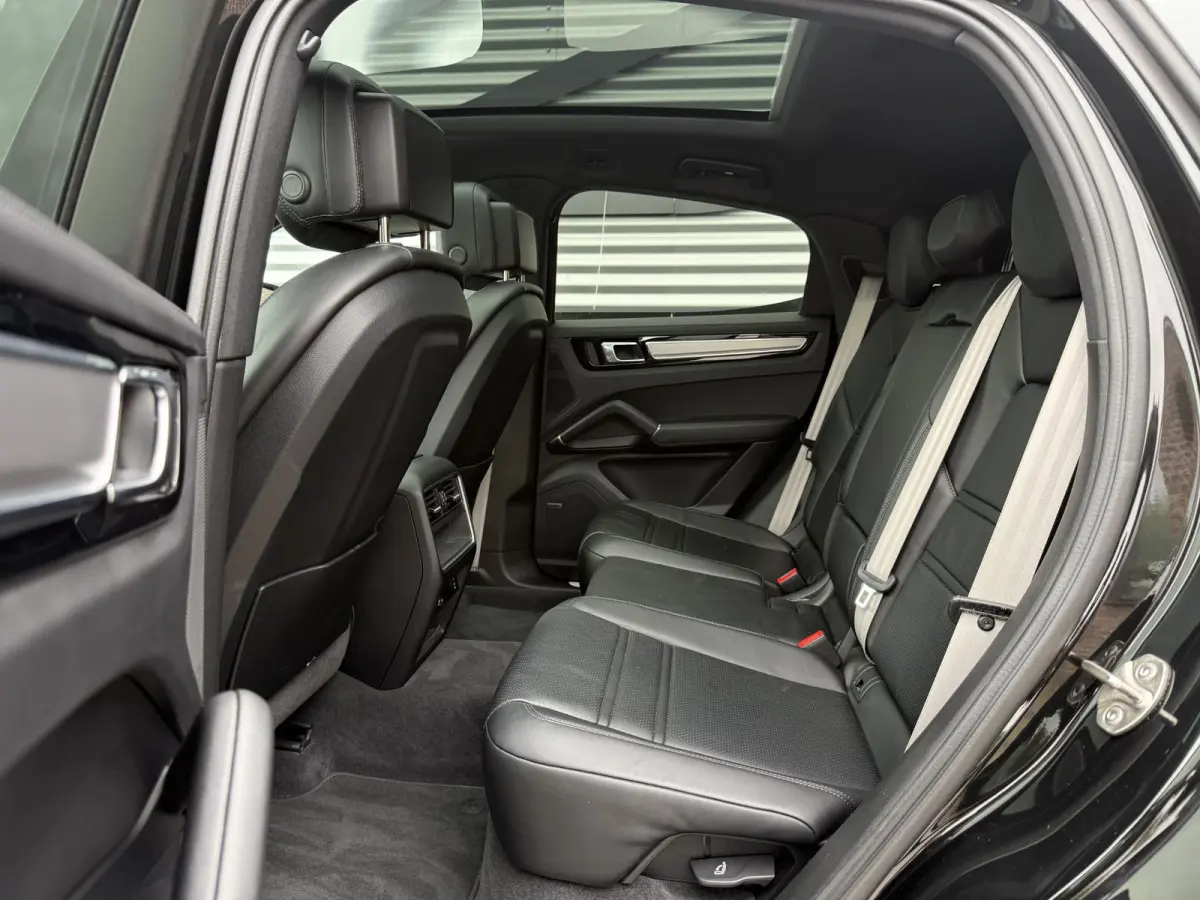 3.0 E-Hybrid Pano|Chrono|360 Camera|Bose|Leder|Navi|Trekhaak|Dealer Onderhouden|2e Eigenaar|APK tot 01-2028