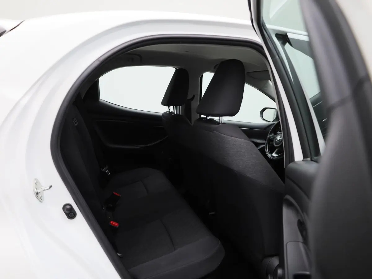 1.5 Hybrid Active | NAVIGATIE | BLUETOOTH | ACHTERUITRIJCAMERA | APPLE CARPLAY | CLIMATE CONTROL | 5-DEURS | AIRCO | MULTIFUNCTIONEEL STUURWIEL |