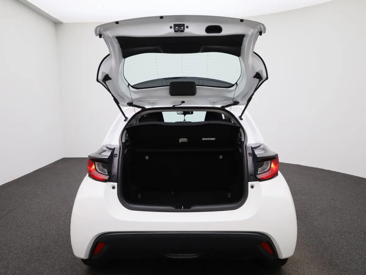 1.5 Hybrid Active | NAVIGATIE | BLUETOOTH | ACHTERUITRIJCAMERA | APPLE CARPLAY | CLIMATE CONTROL | 5-DEURS | AIRCO | MULTIFUNCTIONEEL STUURWIEL |