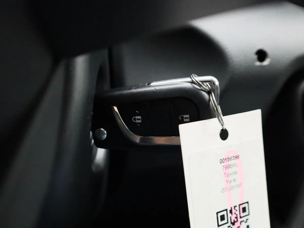 1.5 Hybrid Active | NAVIGATIE | BLUETOOTH | ACHTERUITRIJCAMERA | APPLE CARPLAY | CLIMATE CONTROL | 5-DEURS | AIRCO | MULTIFUNCTIONEEL STUURWIEL |