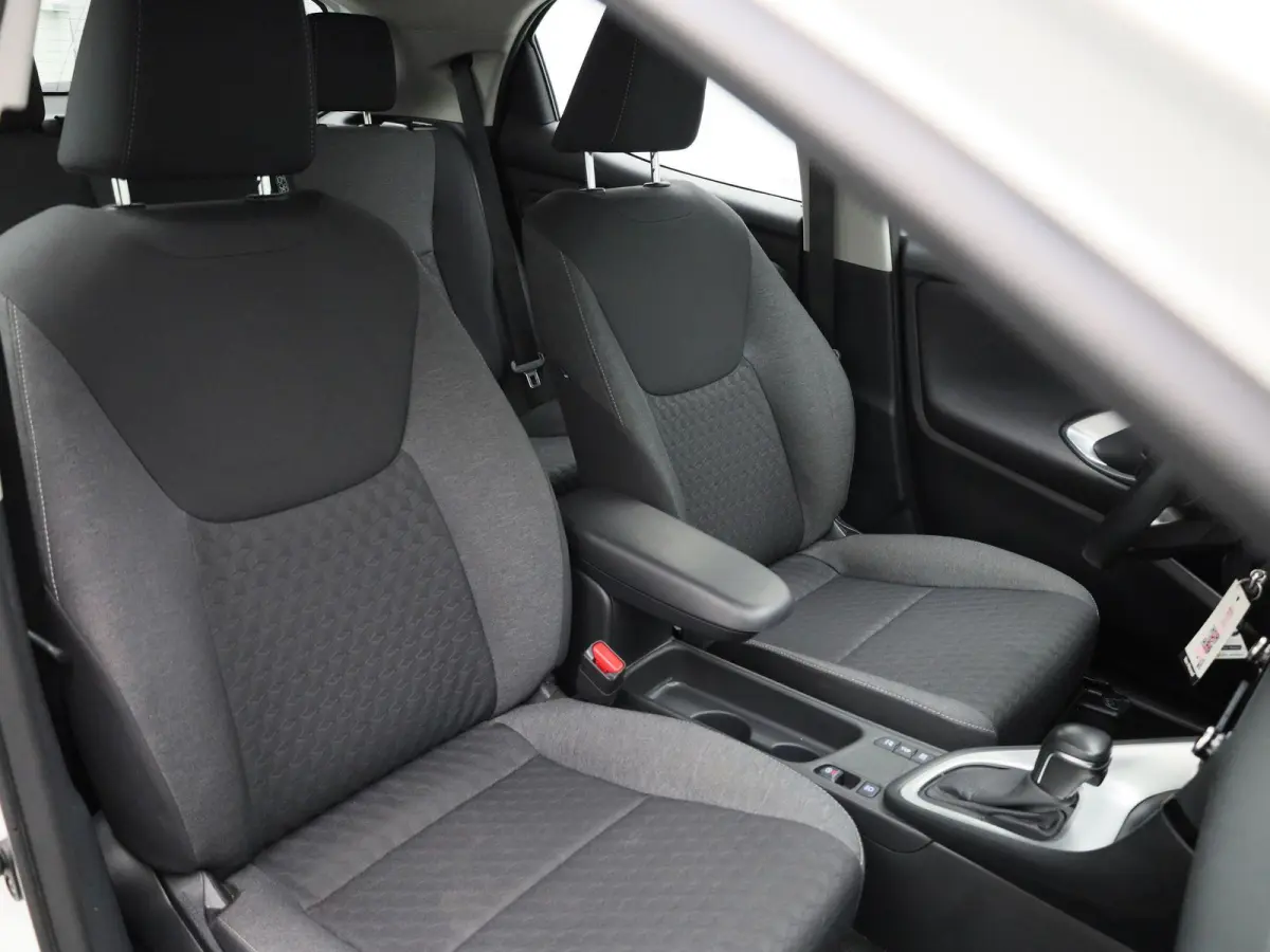 1.5 Hybrid Active | NAVIGATIE | BLUETOOTH | ACHTERUITRIJCAMERA | APPLE CARPLAY | CLIMATE CONTROL | 5-DEURS | AIRCO | MULTIFUNCTIONEEL STUURWIEL |