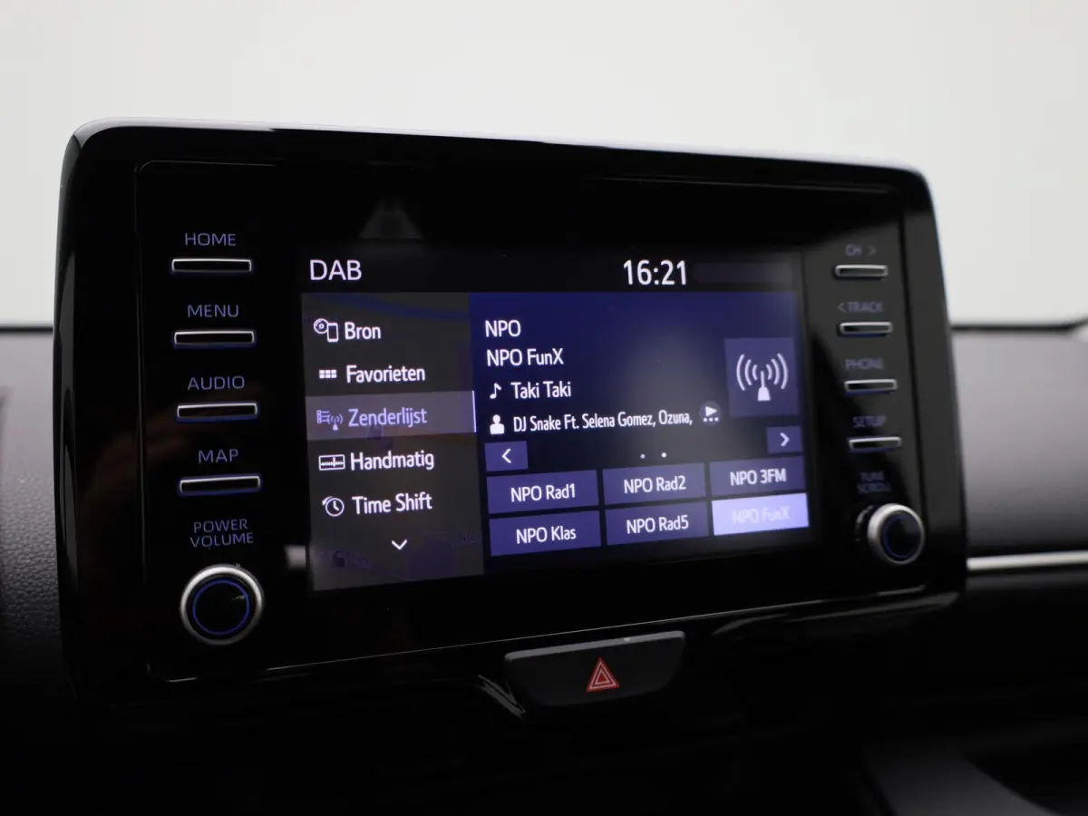 1.5 Hybrid Active | NAVIGATIE | BLUETOOTH | ACHTERUITRIJCAMERA | APPLE CARPLAY | CLIMATE CONTROL | 5-DEURS | AIRCO | MULTIFUNCTIONEEL STUURWIEL |