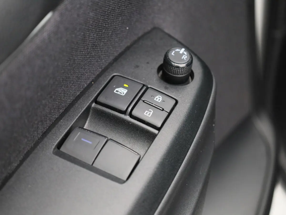 1.5 Hybrid Active | NAVIGATIE | BLUETOOTH | ACHTERUITRIJCAMERA | APPLE CARPLAY | CLIMATE CONTROL | 5-DEURS | AIRCO | MULTIFUNCTIONEEL STUURWIEL |