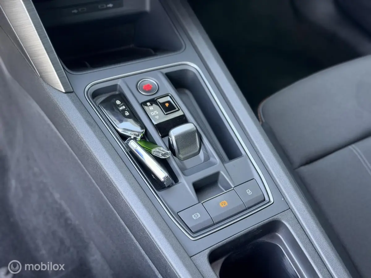 1.4 e-Hybrid Business 1e Eigenaar NIEUWSTAAT!
