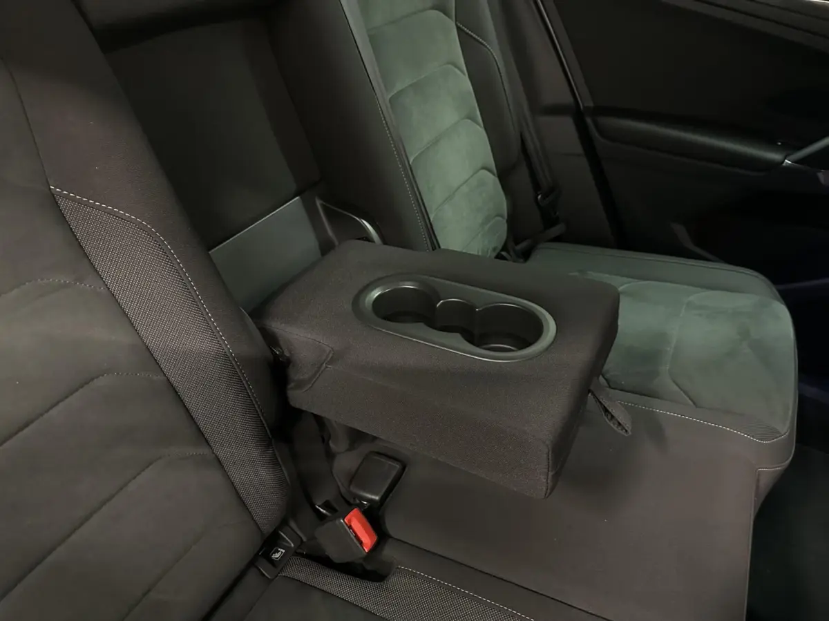 2.0 TSI 4Motion Highline R-Line|Adaptieve Cruise|Virtual Cockpit|360 Camera|Trekhaak|