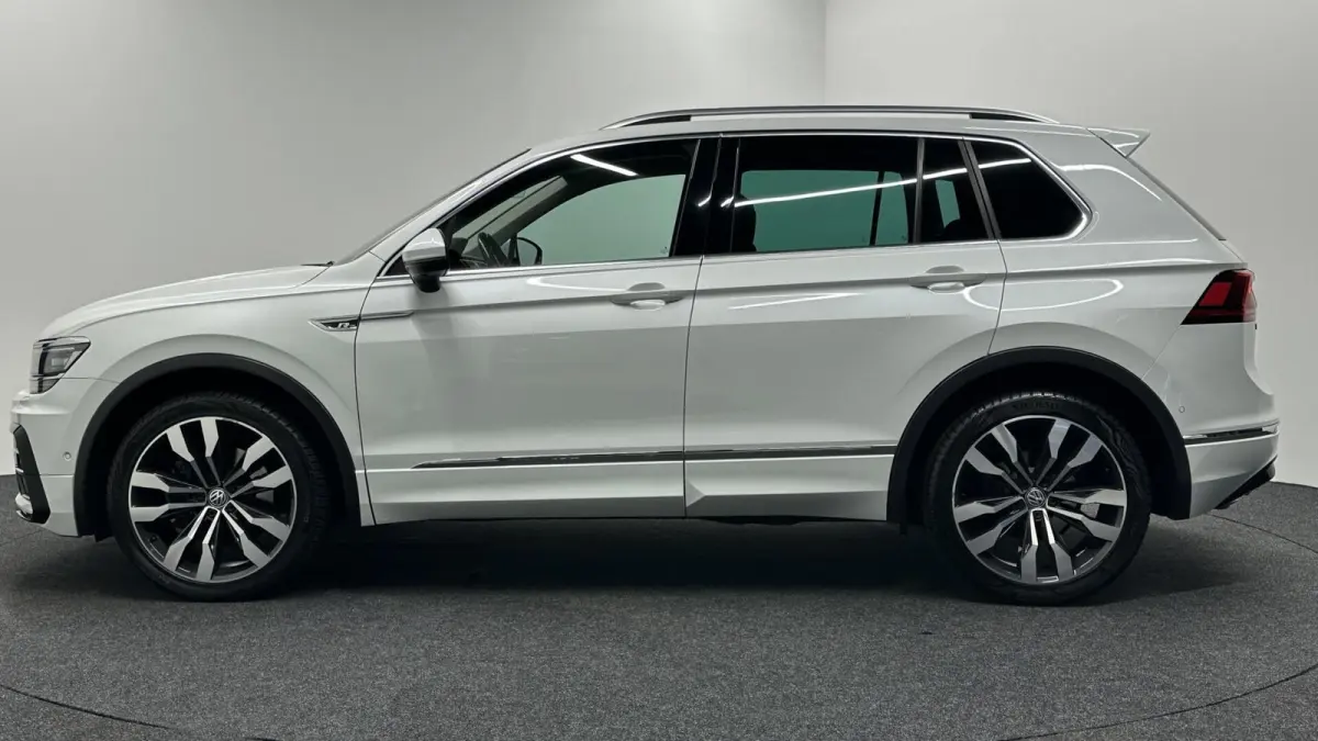 2.0 TSI 4Motion Highline R-Line|Adaptieve Cruise|Virtual Cockpit|360 Camera|Trekhaak|