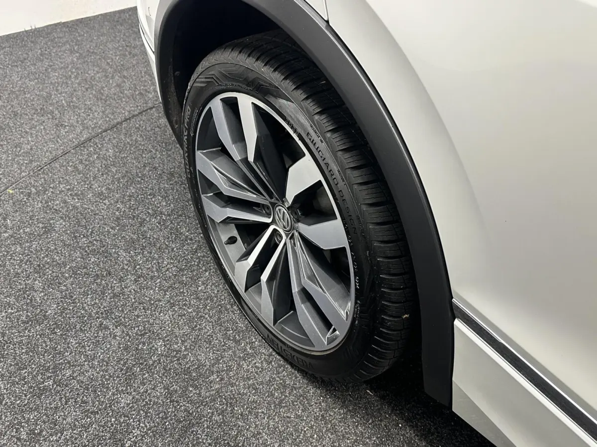 2.0 TSI 4Motion Highline R-Line|Adaptieve Cruise|Virtual Cockpit|360 Camera|Trekhaak|