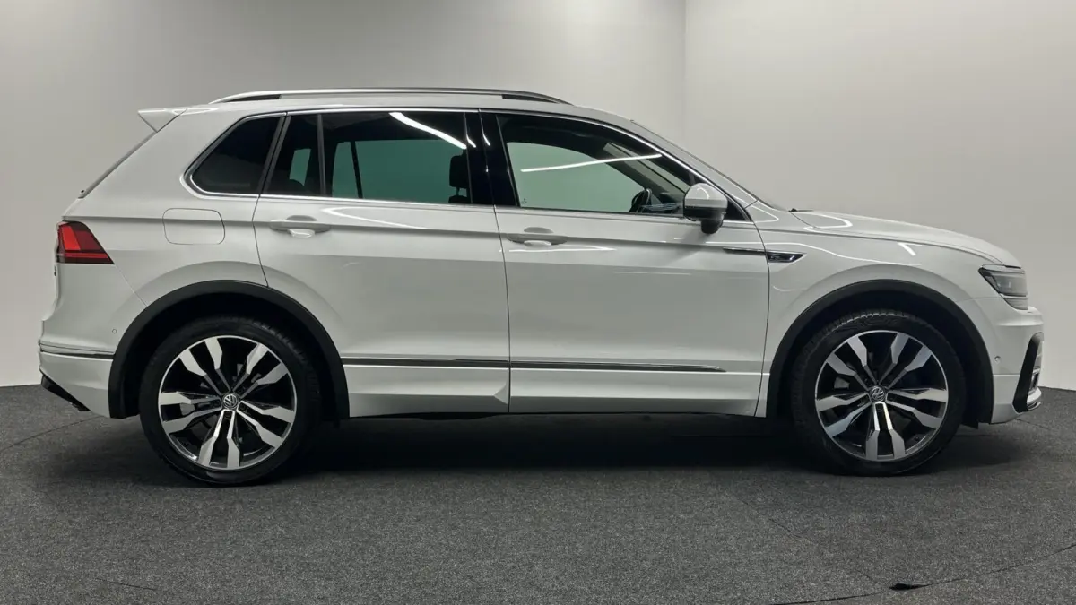 2.0 TSI 4Motion Highline R-Line|Adaptieve Cruise|Virtual Cockpit|360 Camera|Trekhaak|