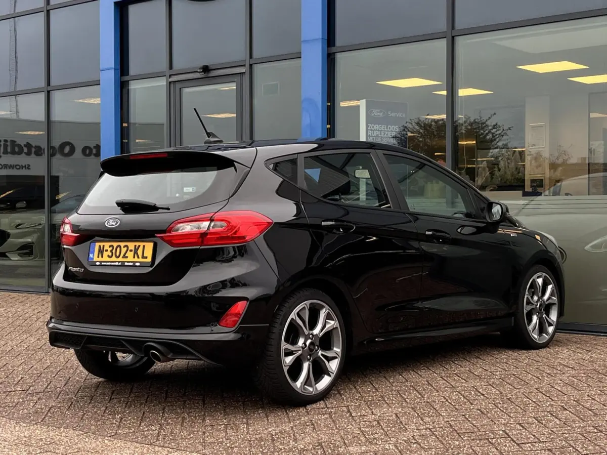 1.0 EcoBoost ST-Line 125PK Winterpack Cruise Navi Parkeersensoren Achter Climate Full-LED 17'' Velgen Privacy Glass *Sportief*