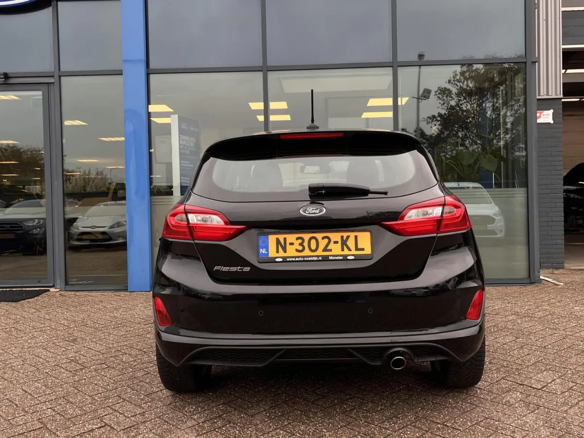 1.0 EcoBoost ST-Line 125PK Winterpack Cruise Navi Parkeersensoren Achter Climate Full-LED 17'' Velgen Privacy Glass *Sportief*