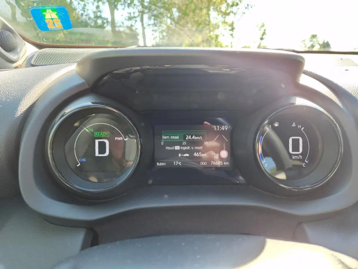 1.5 Hybrid Style | achteruitrijcamera | adaptieve cruise control | navigatie |
