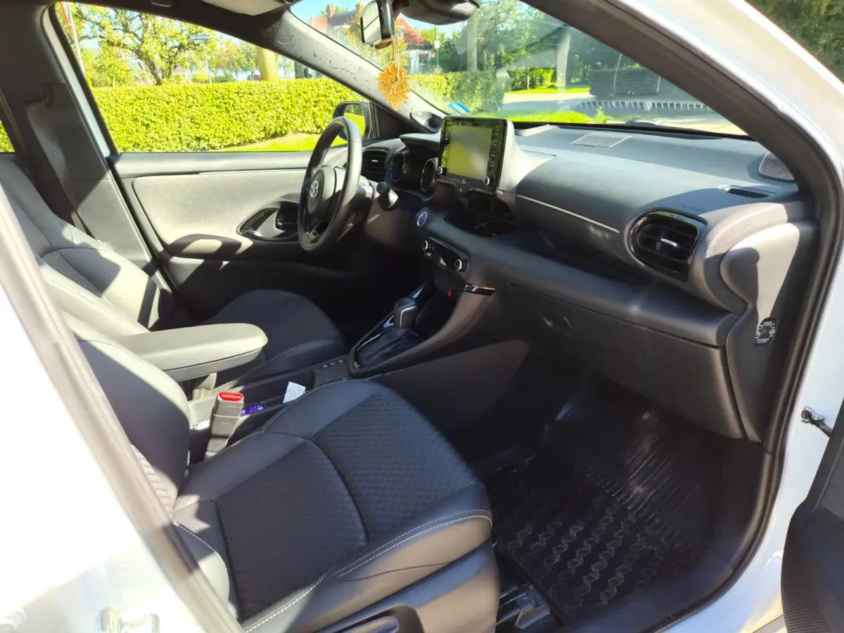 1.5 Hybrid Style | achteruitrijcamera | adaptieve cruise control | navigatie |