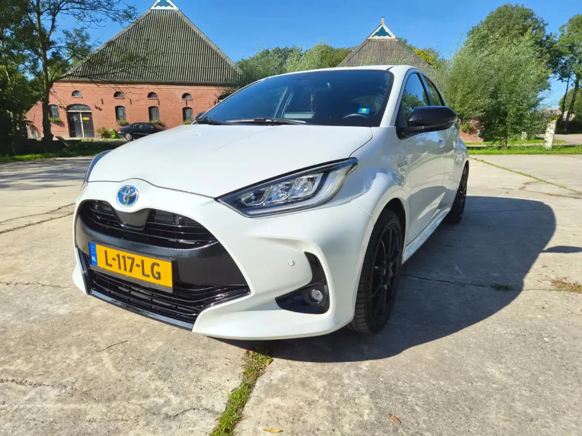 1.5 Hybrid Style | achteruitrijcamera | adaptieve cruise control | navigatie |
