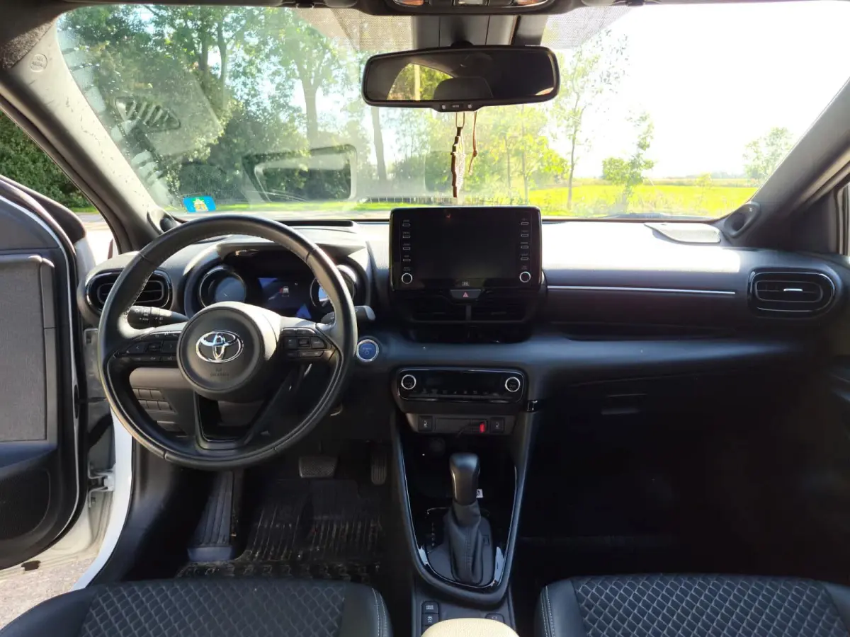1.5 Hybrid Style | achteruitrijcamera | adaptieve cruise control | navigatie |