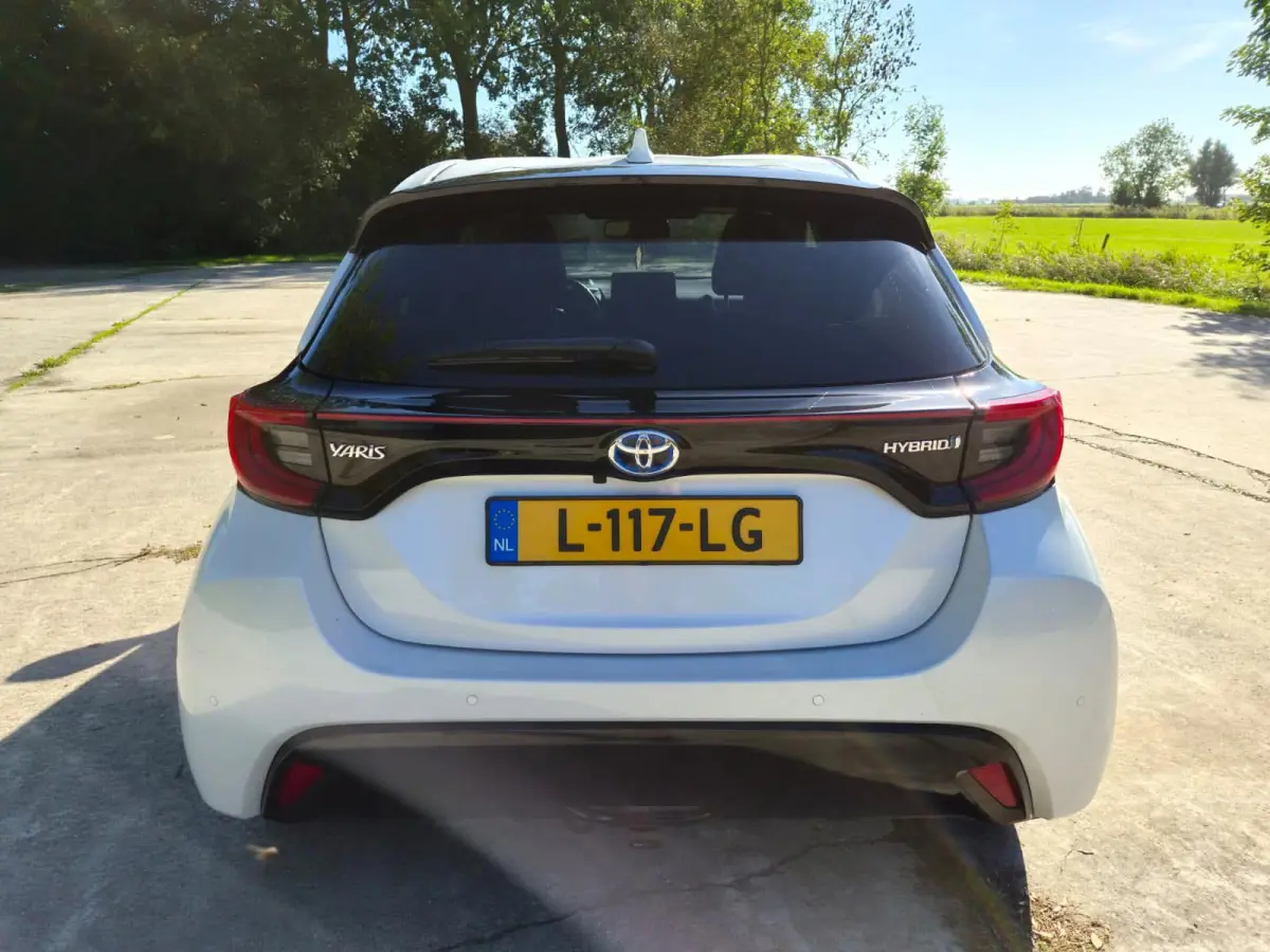 1.5 Hybrid Style | achteruitrijcamera | adaptieve cruise control | navigatie |