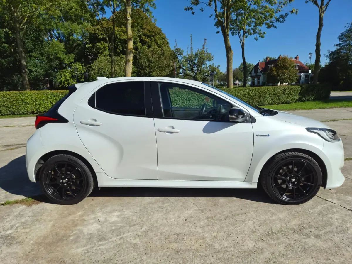 1.5 Hybrid Style | achteruitrijcamera | adaptieve cruise control | navigatie |