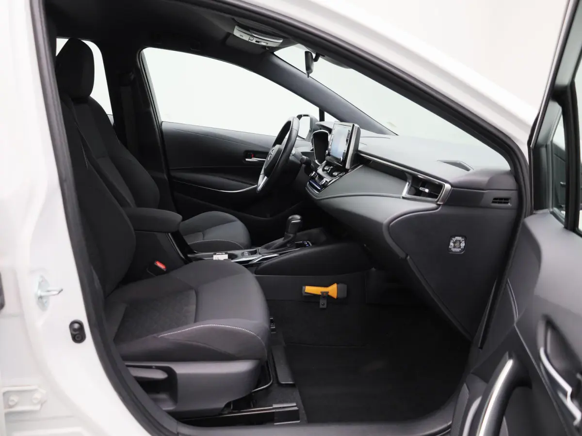 1.8 Hybrid Business | Automaat | DAB  | Camera | Apple CarPlay / Android auto | Climate control | Cruise control | Bluetooth |