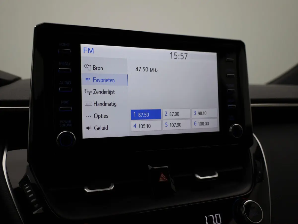 1.8 Hybrid Business | Automaat | DAB  | Camera | Apple CarPlay / Android auto | Climate control | Cruise control | Bluetooth |