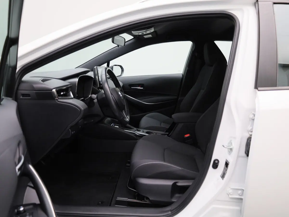 1.8 Hybrid Business | Automaat | DAB  | Camera | Apple CarPlay / Android auto | Climate control | Cruise control | Bluetooth |
