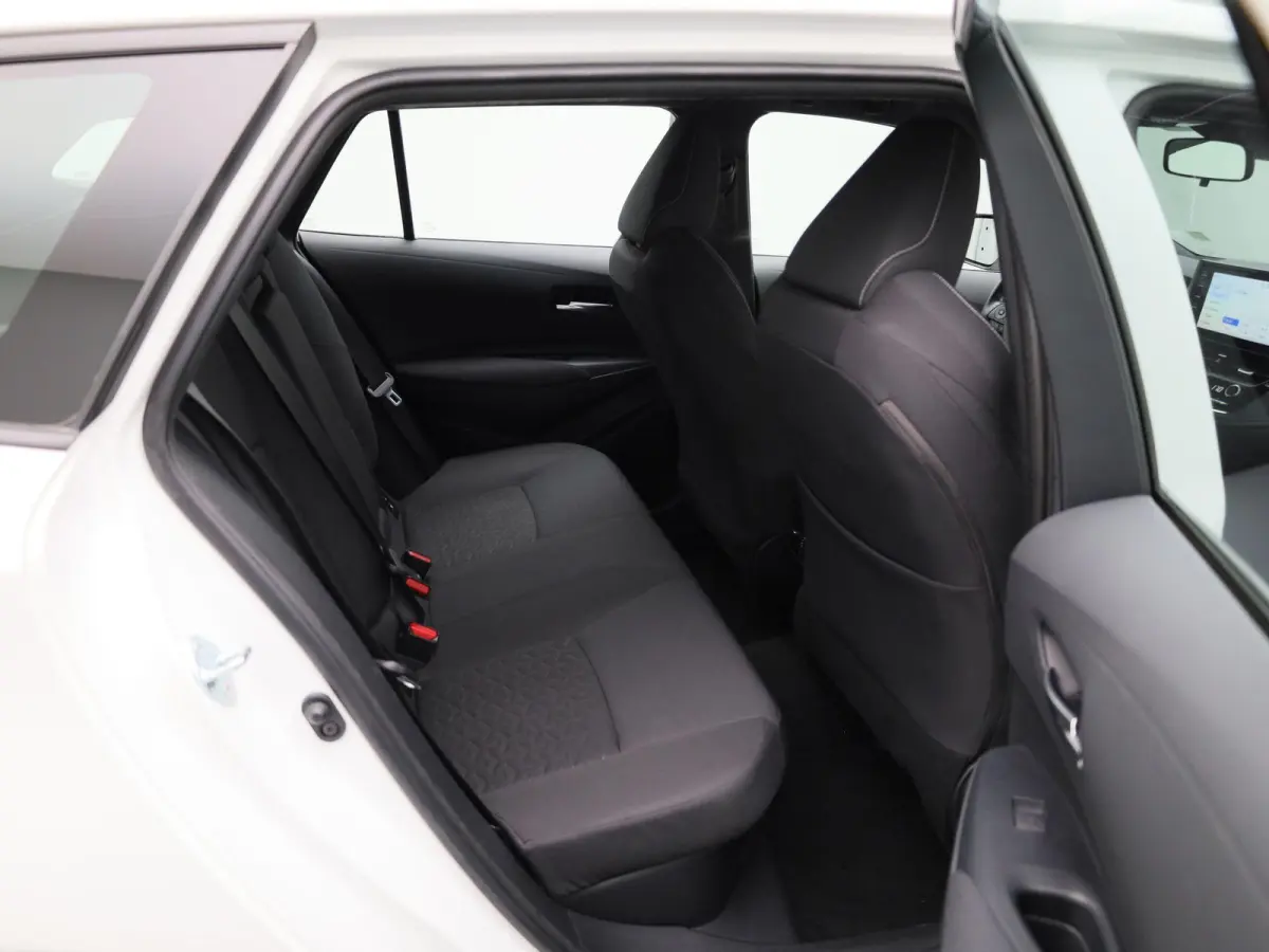 1.8 Hybrid Business | Automaat | DAB  | Camera | Apple CarPlay / Android auto | Climate control | Cruise control | Bluetooth |