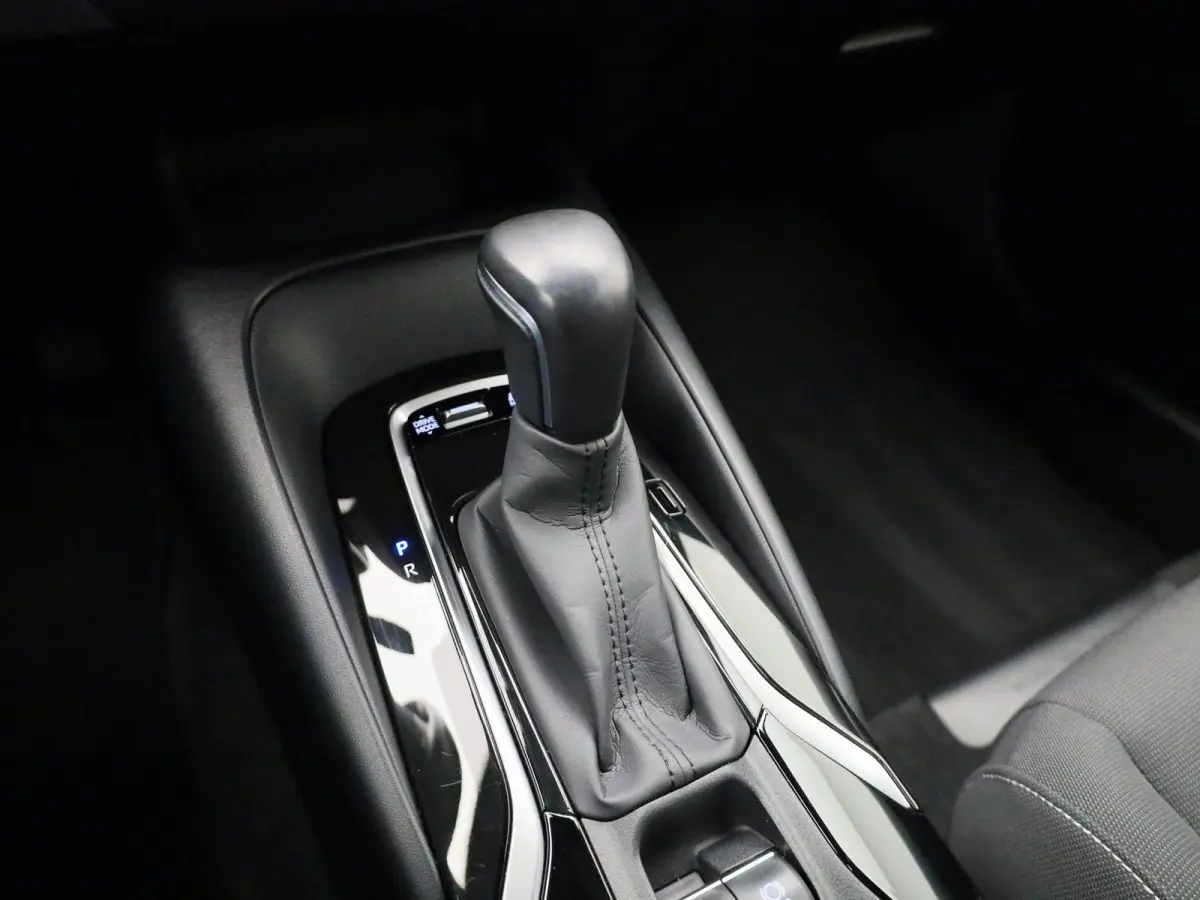 1.8 Hybrid Business | Automaat | DAB  | Camera | Apple CarPlay / Android auto | Climate control | Cruise control | Bluetooth |